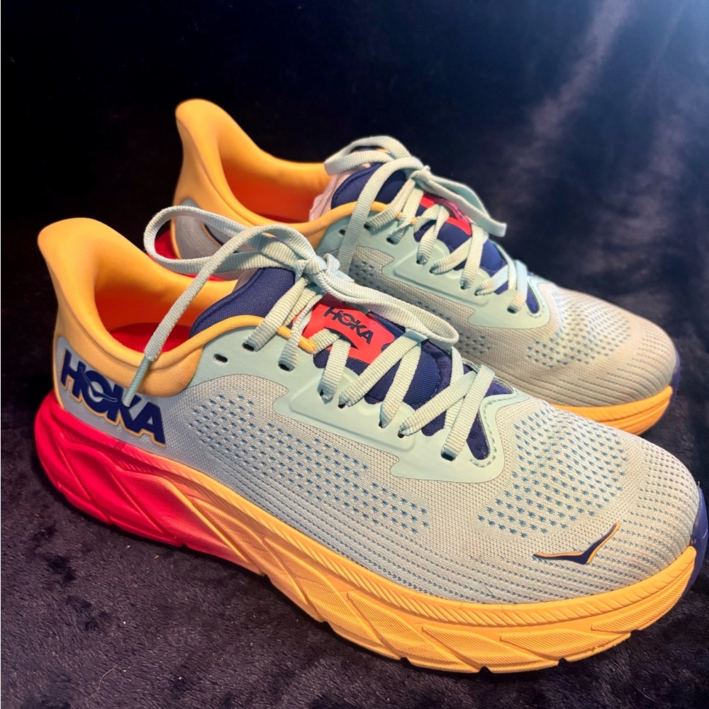 Women’s Hoka Arahi 7, size 8